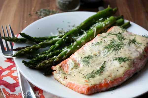 Wild Salmon with Dill – Mustard Sauce and Sautéed Asparagus