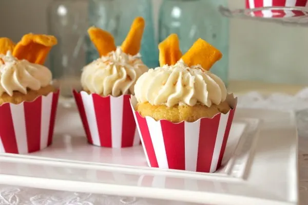 Coconut Mango Cupakes