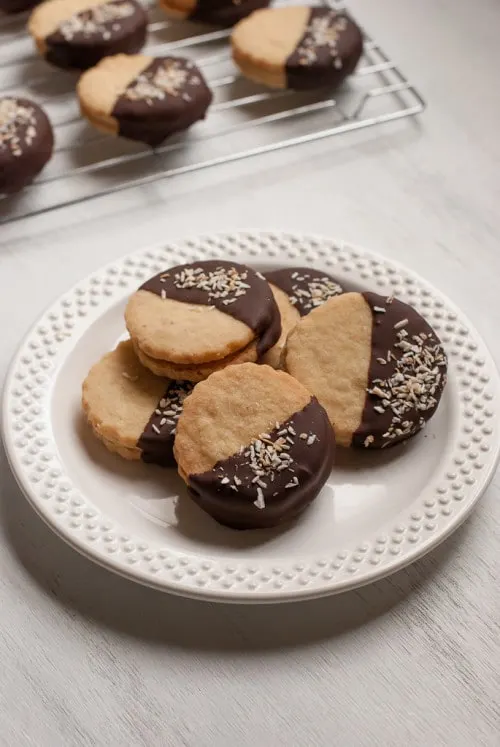 pineapple coconut shortbread