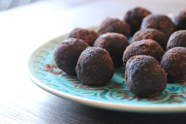 {Friends First with Laura’s Mess} Raw Cacao Mint Truffles