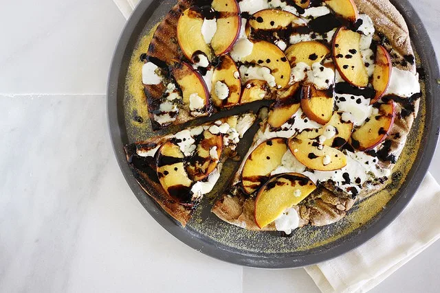 gorg peach pizza