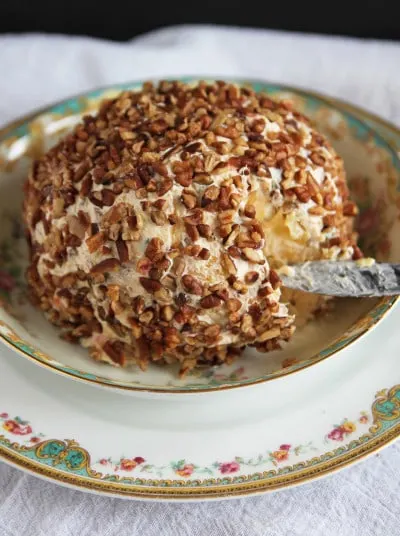 Pineapple Pecan Cheese Ball