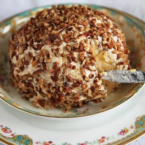 Pineapple Pecan Cheese Ball